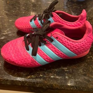 Girls adidas soccer cleats size 11. Great condition